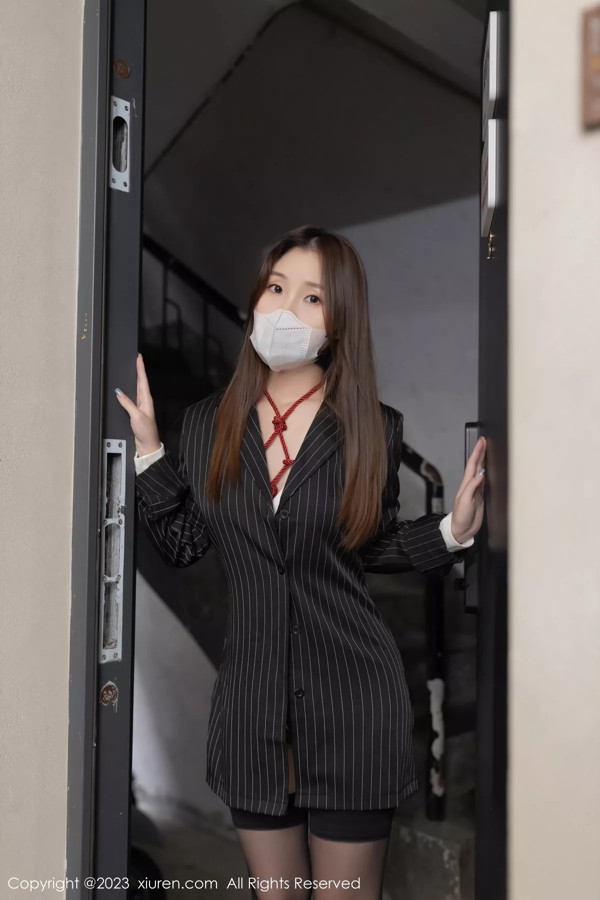 [XiuRen秀人网]第7141期杏子写真 [75P]-001