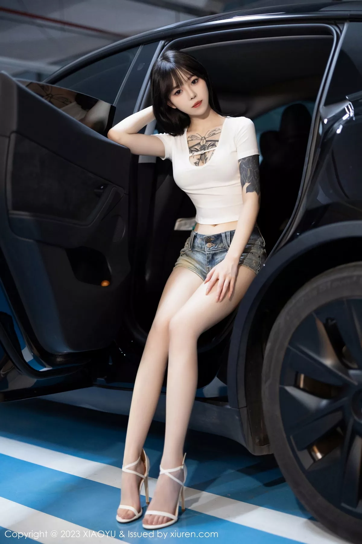 [XiaoYu画语界]第1096期奶瓶写真 [40P]-001