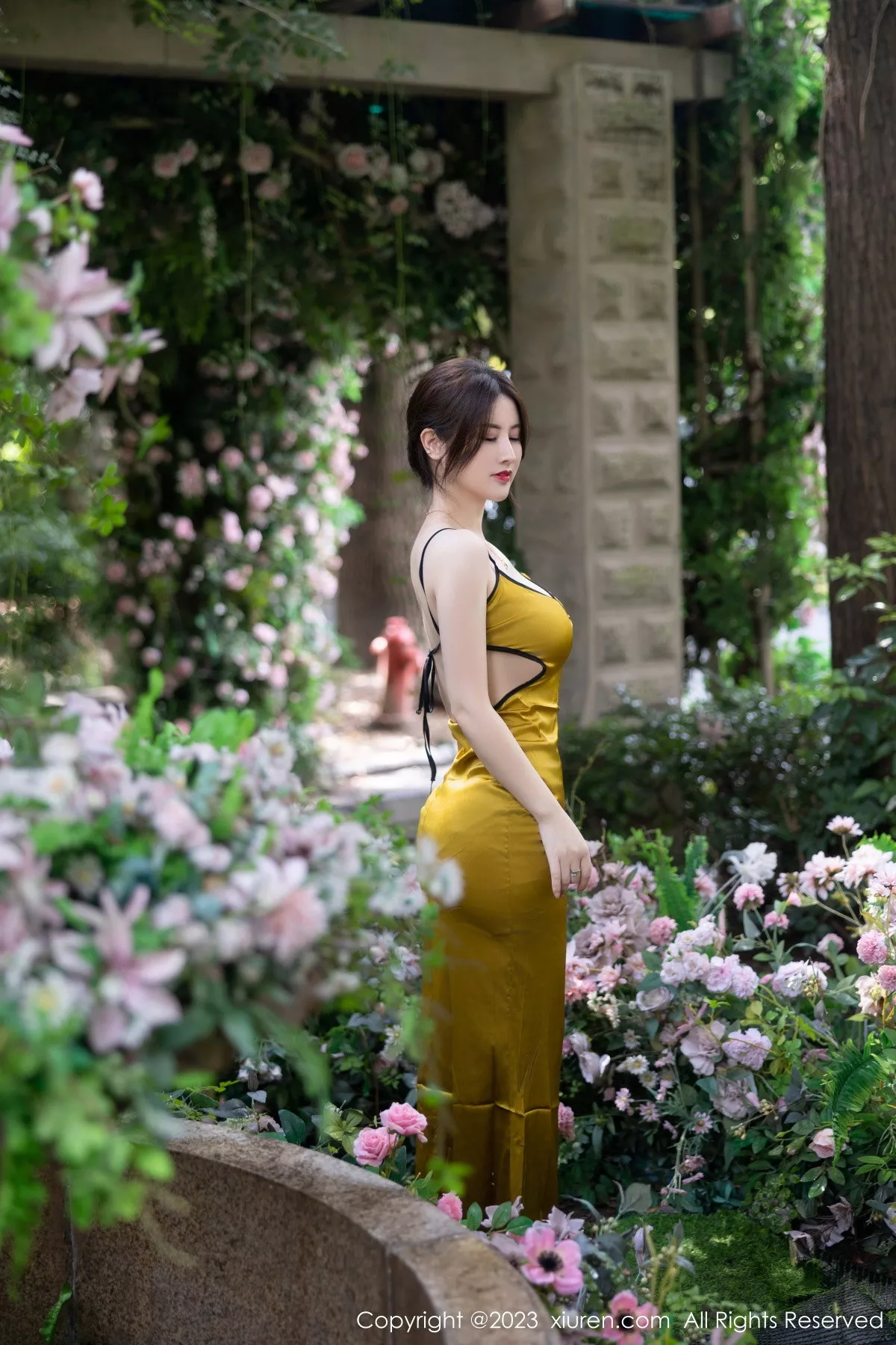[XiuRen秀人网]第7302期诗诗写真 [83P]-035