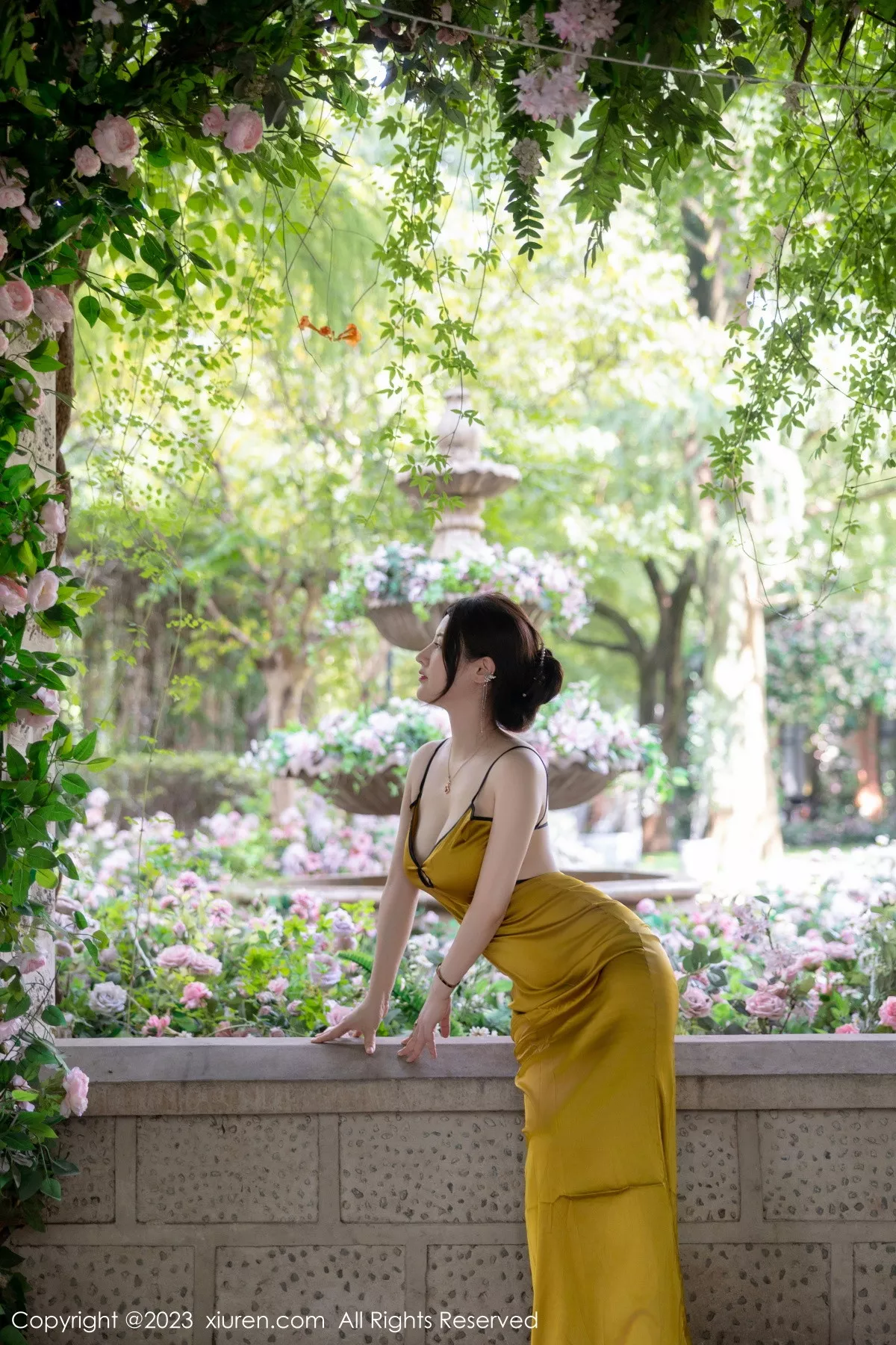 [XiuRen秀人网]第7302期诗诗写真 [83P]-045