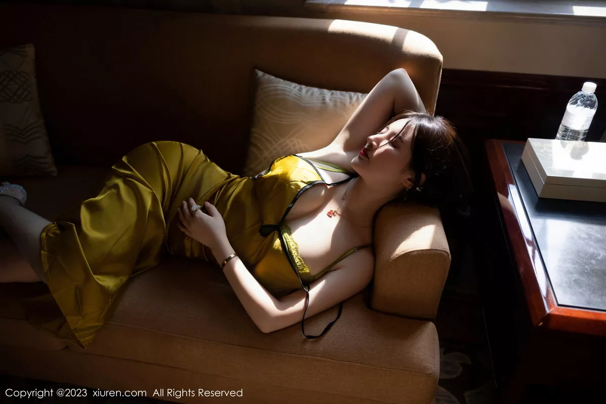 [XiuRen秀人网]第7302期诗诗写真 [83P]-075