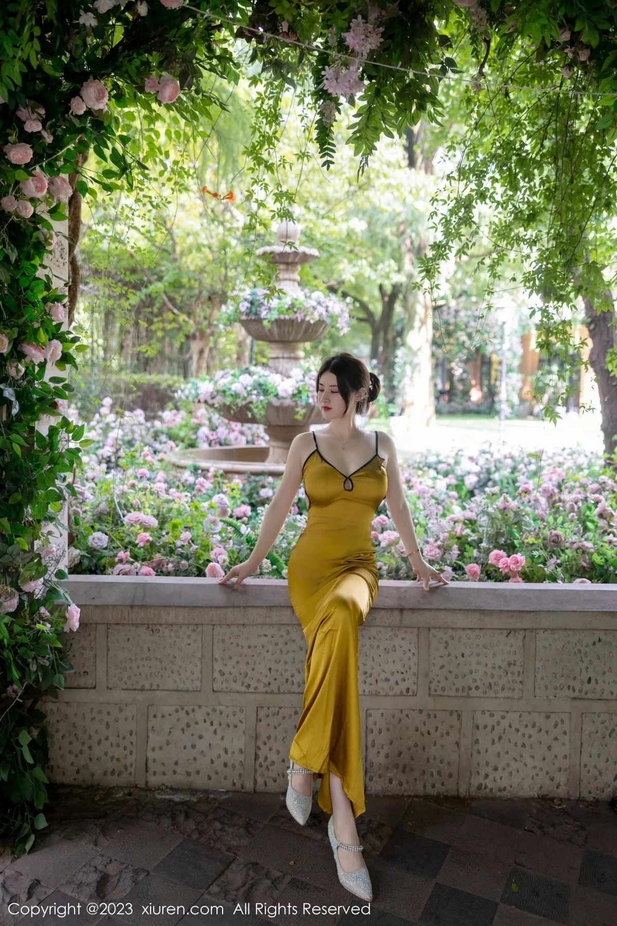 [XiuRen秀人网]第7302期诗诗写真 [83P]-044