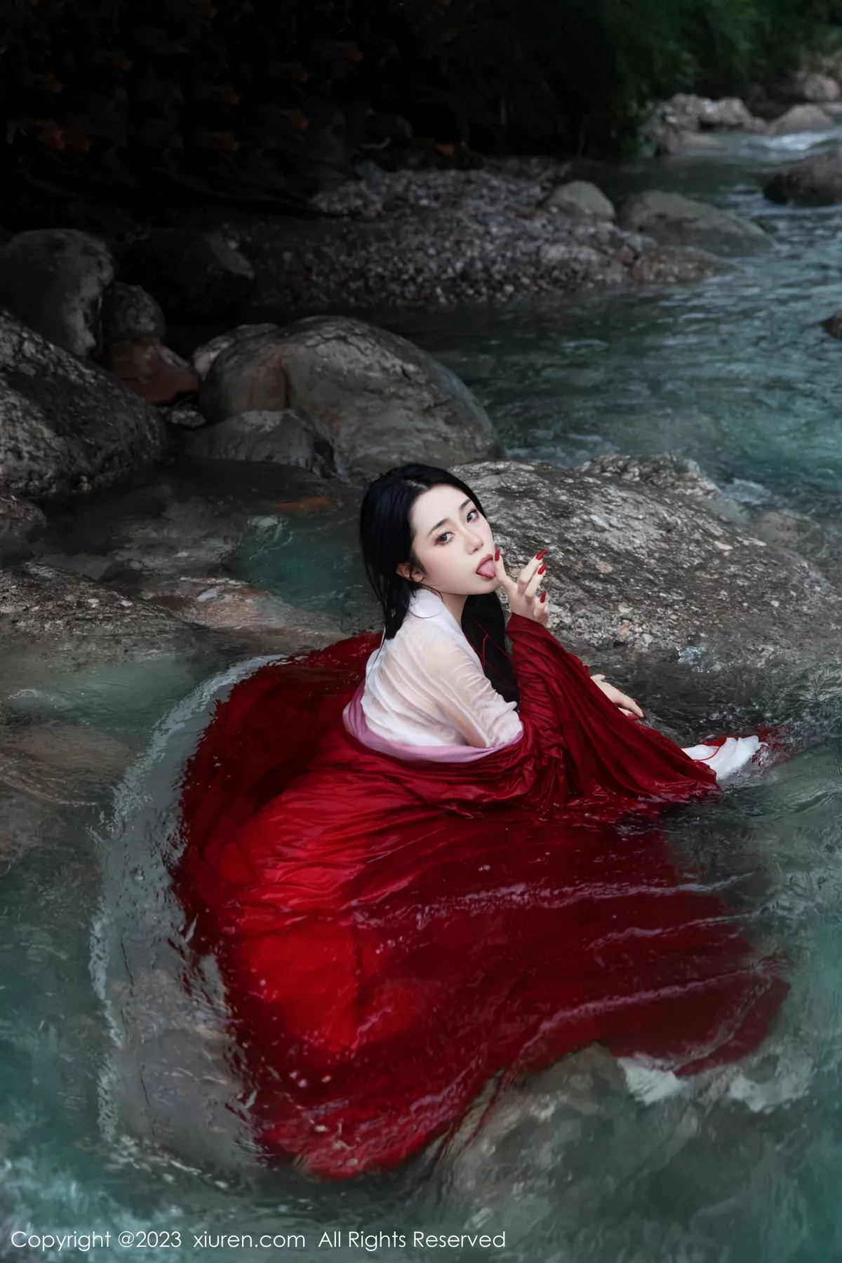 [XiuRen秀人网]第7295期严利娅写真 [89P]-043