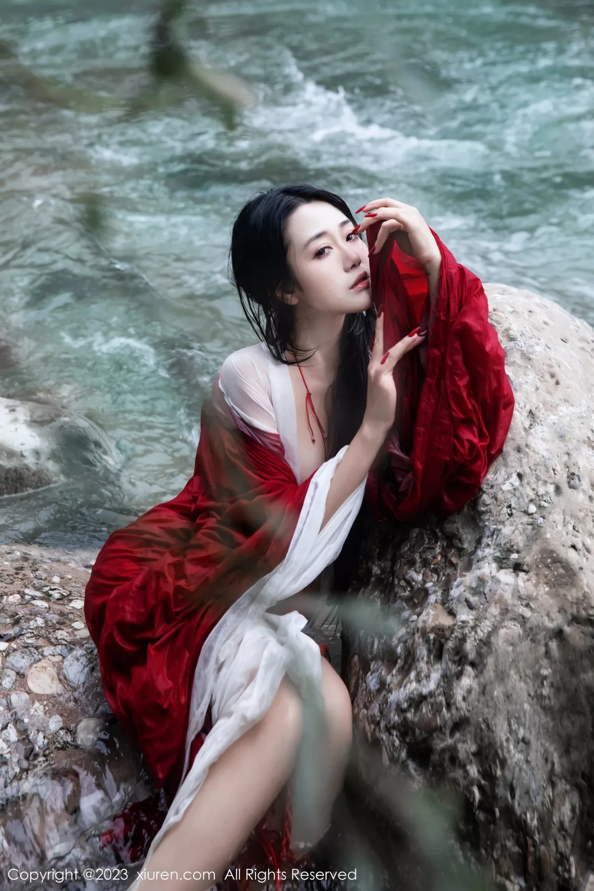 [XiuRen秀人网]第7295期严利娅写真 [89P]-048