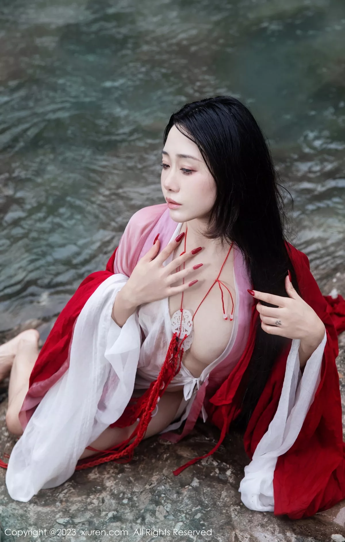 [XiuRen秀人网]第7295期严利娅写真 [89P]-032