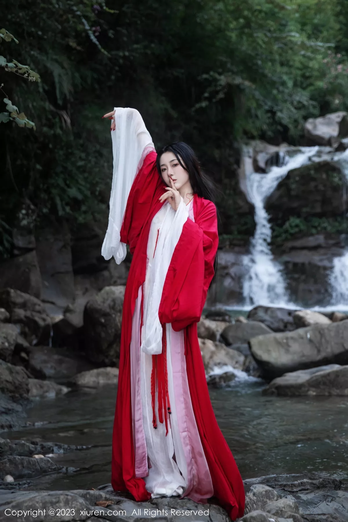 [XiuRen秀人网]第7295期严利娅写真 [89P]-009