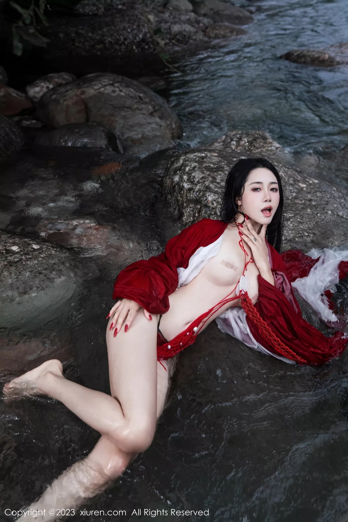 [XiuRen秀人网]第7295期严利娅写真 [89P]-053