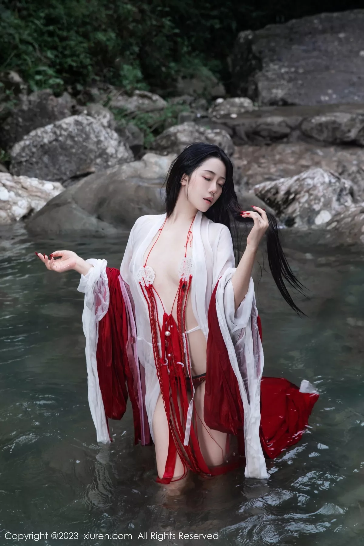 [XiuRen秀人网]第7295期严利娅写真 [89P]-035
