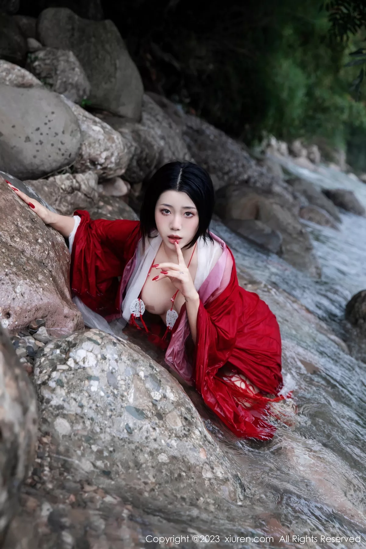 [XiuRen秀人网]第7295期严利娅写真 [89P]-057