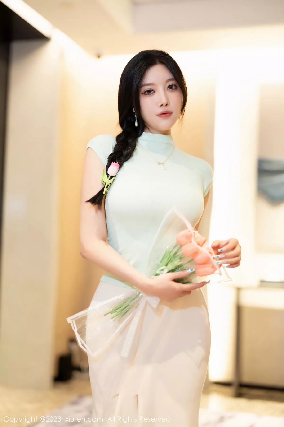 [XiuRen秀人网]第7481期杨晨晨写真 [84P]-001