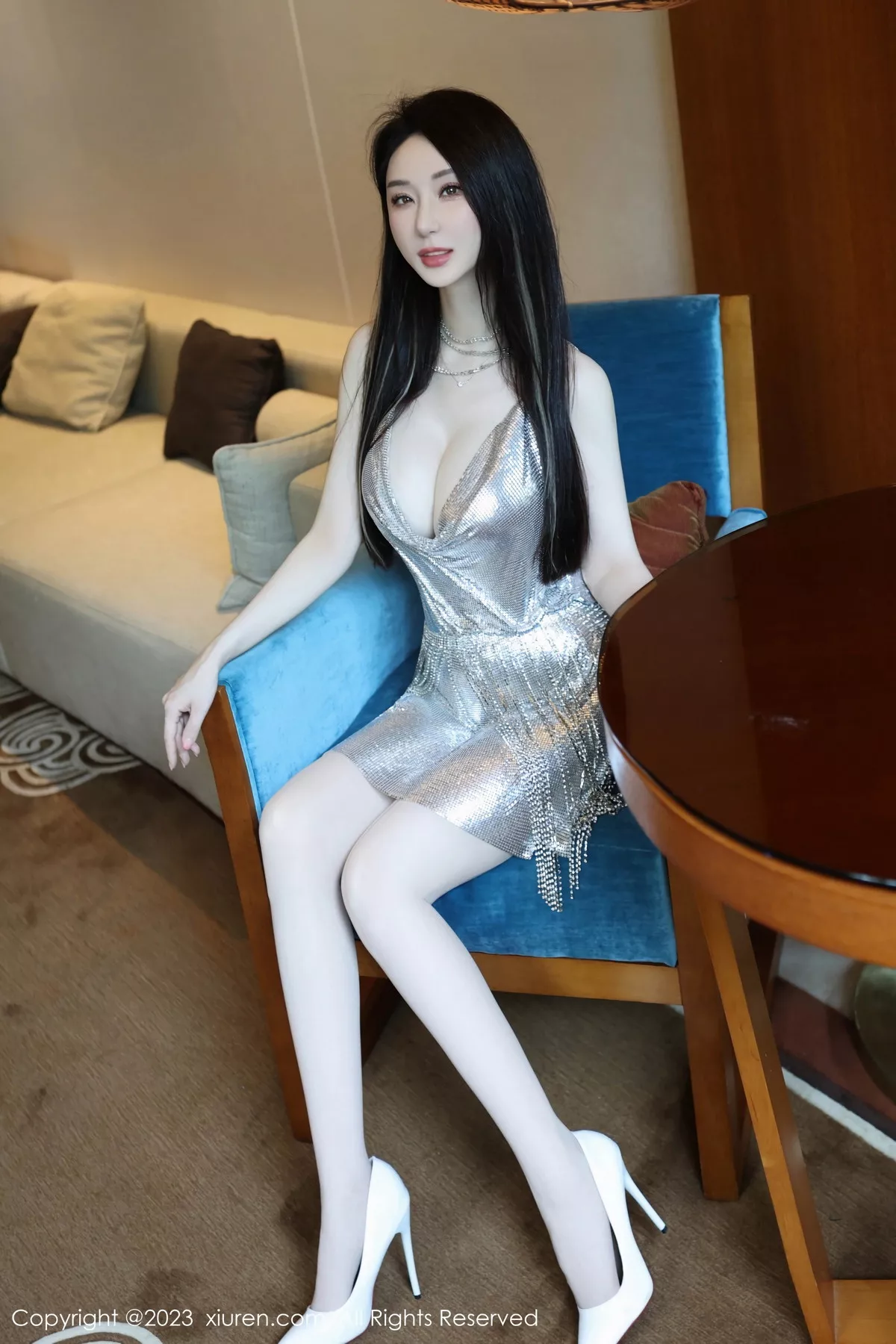 [XiuRen秀人网]第7483期田兮白写真 [70P]-002