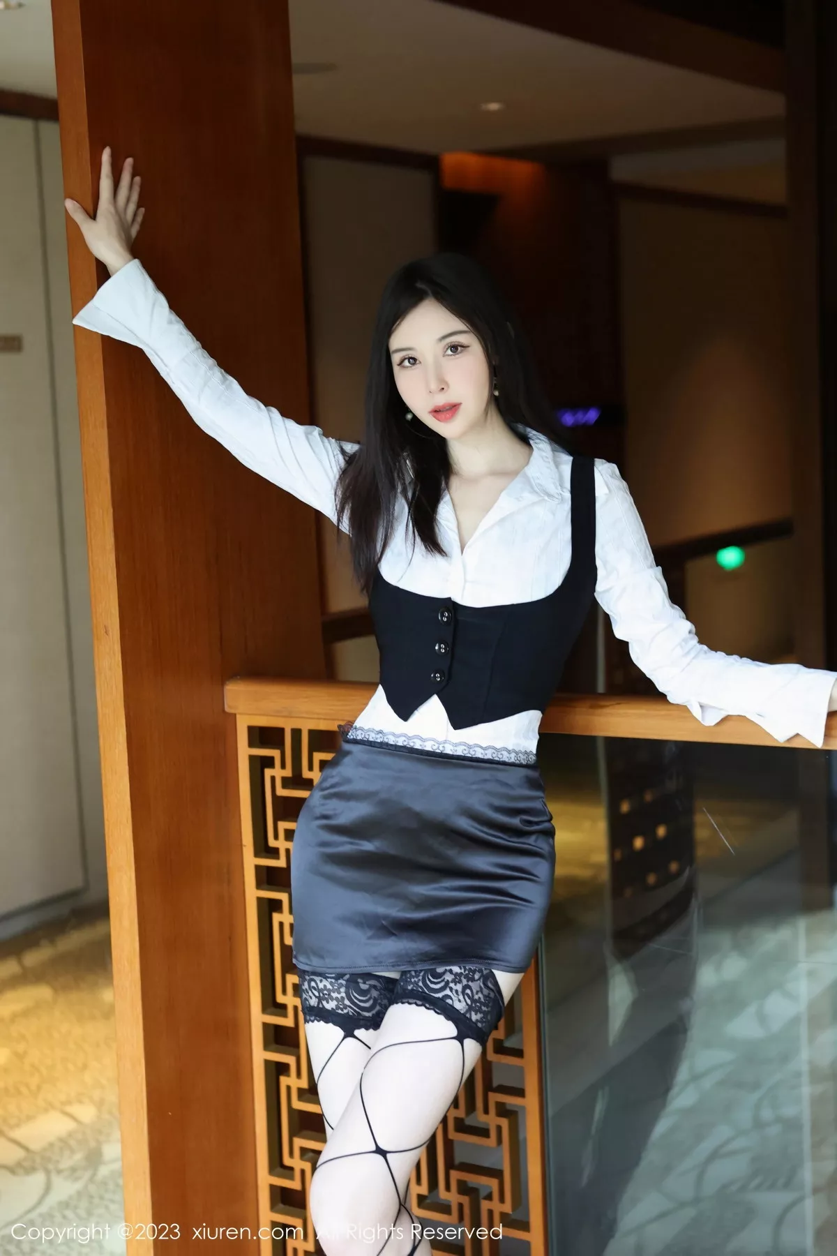[XiuRen秀人网]第7525期曼柔写真 [78P]-001