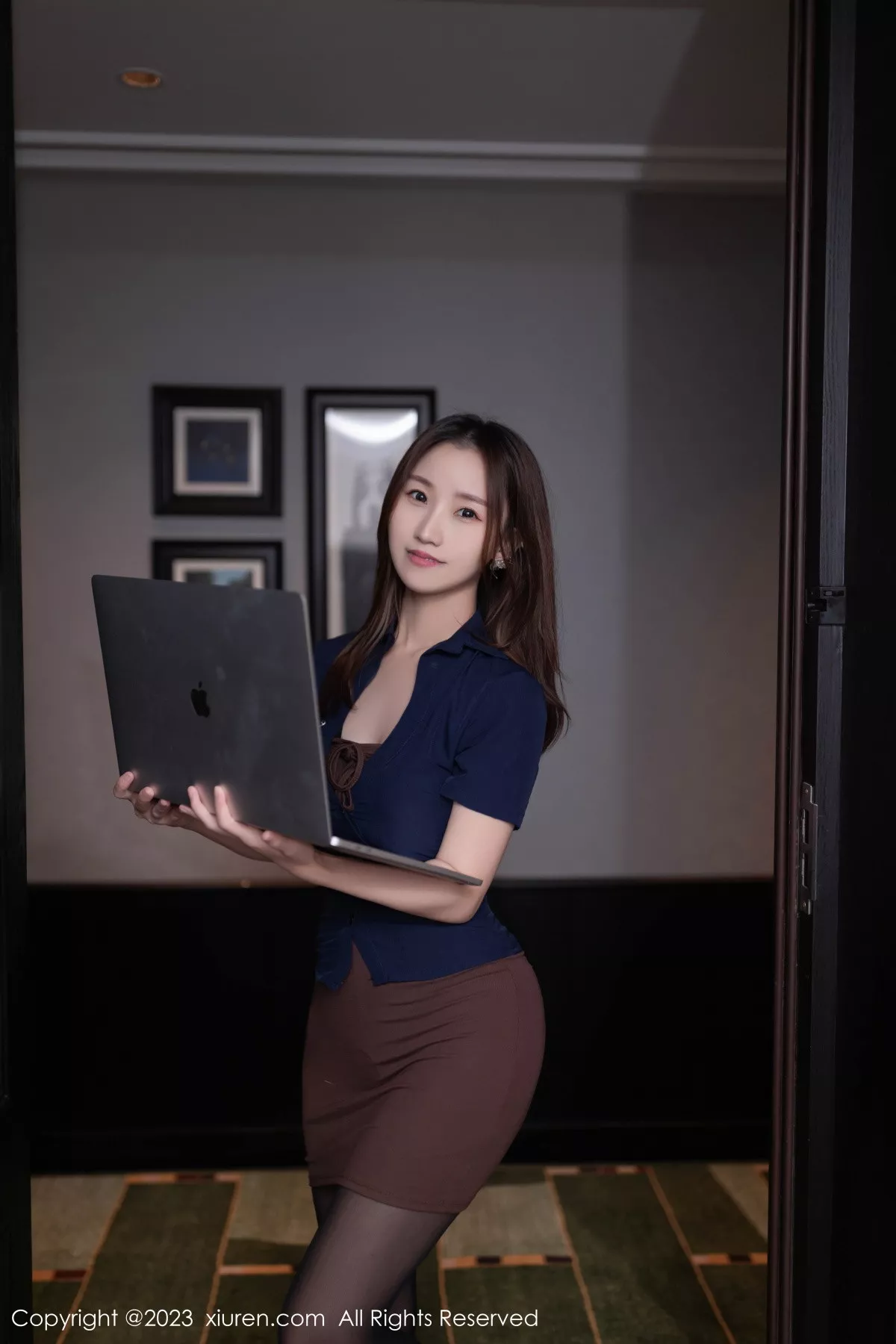 [XiuRen秀人网]第7417期杏子写真 [20P]-001