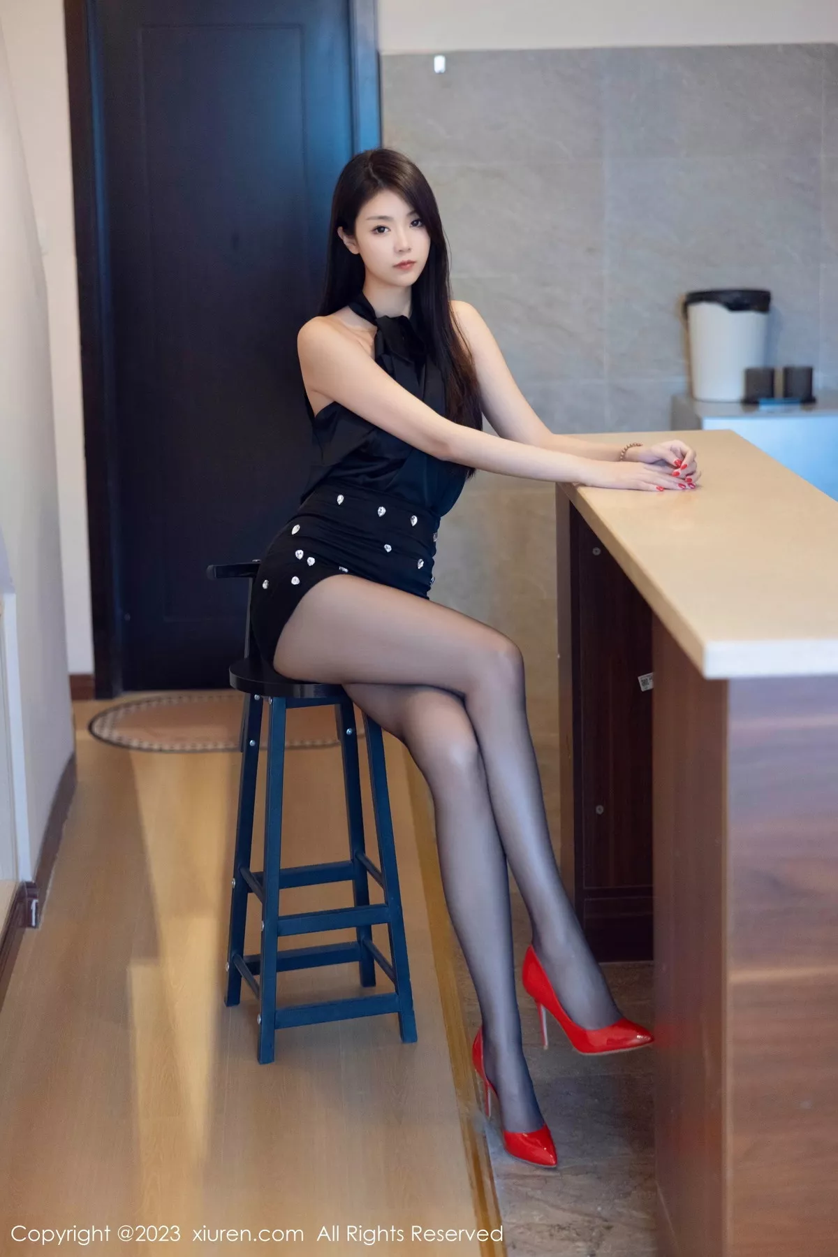 [XiuRen秀人网]第7535期可乐写真 [82P]-004