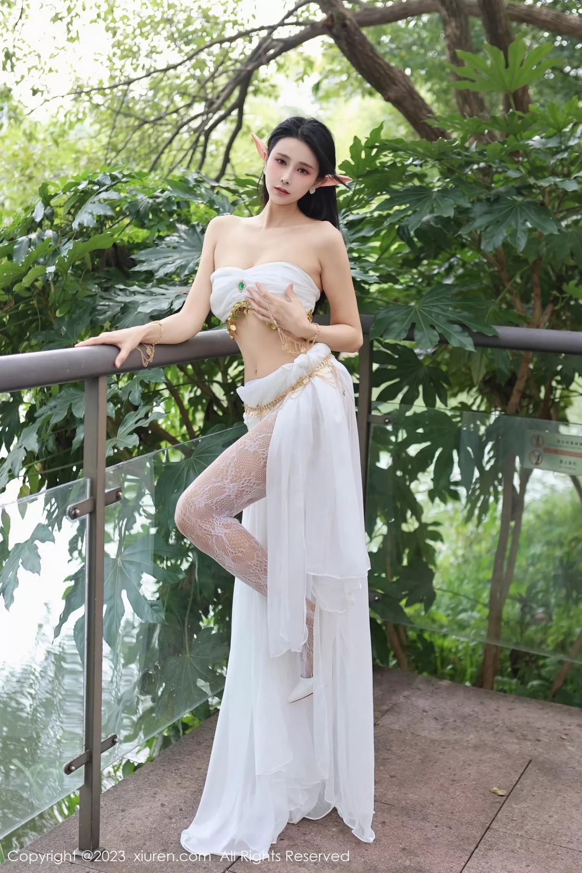 [XiuRen秀人网]第7598期草莓写真 [70P]-001