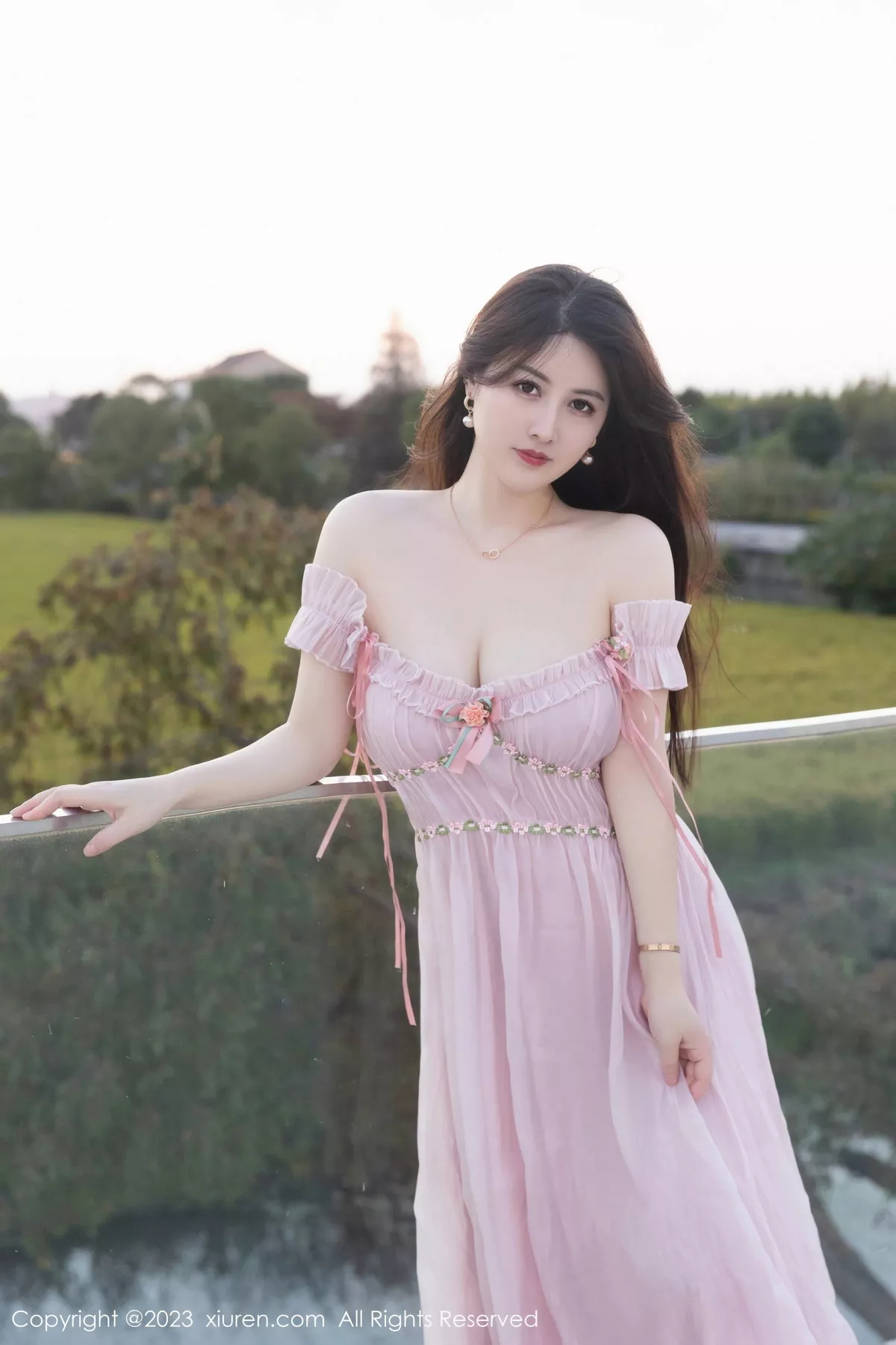 [XiuRen秀人网]第7666期诗诗写真 [82P]-001