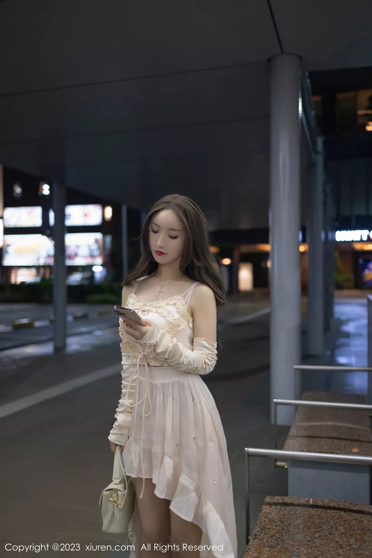 [XiuRen秀人网]第7702期杏子写真 [80P]-002