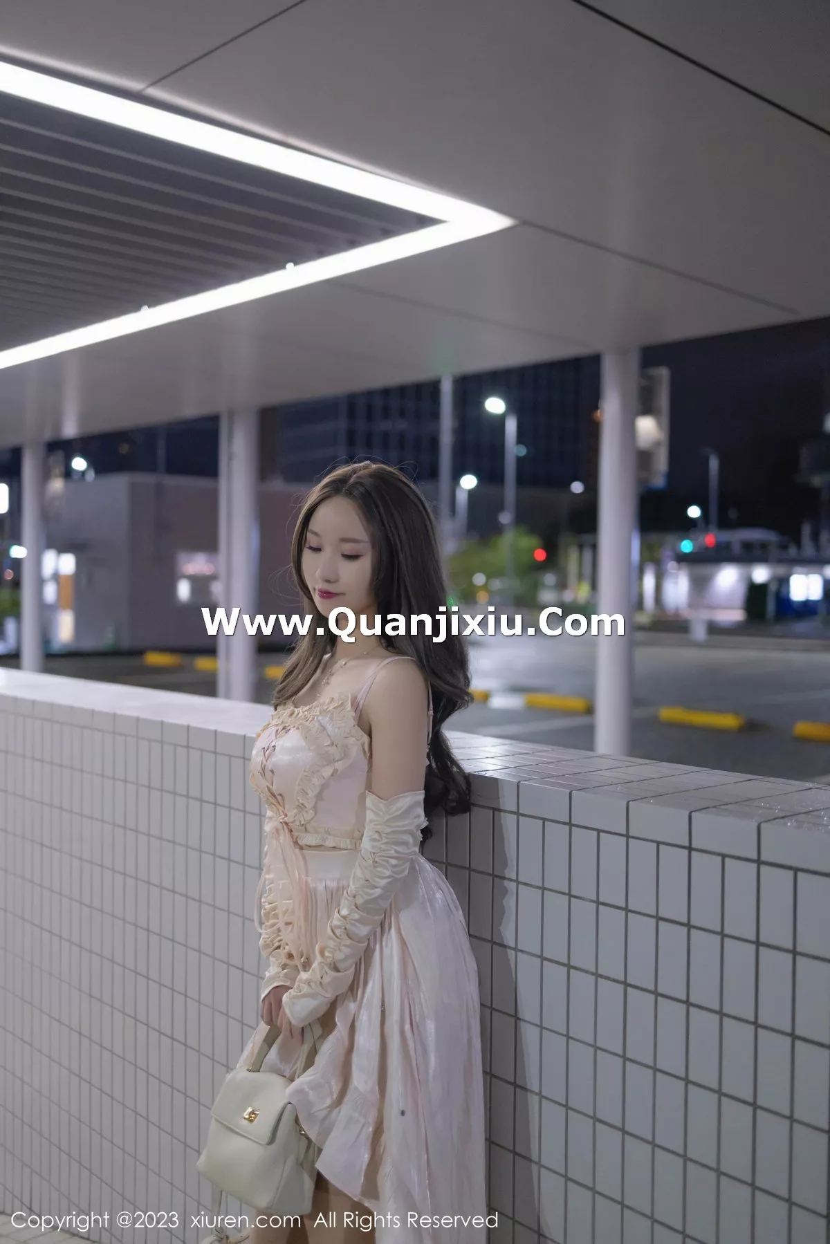 [XiuRen秀人网]第7702期杏子写真 [80P]-001