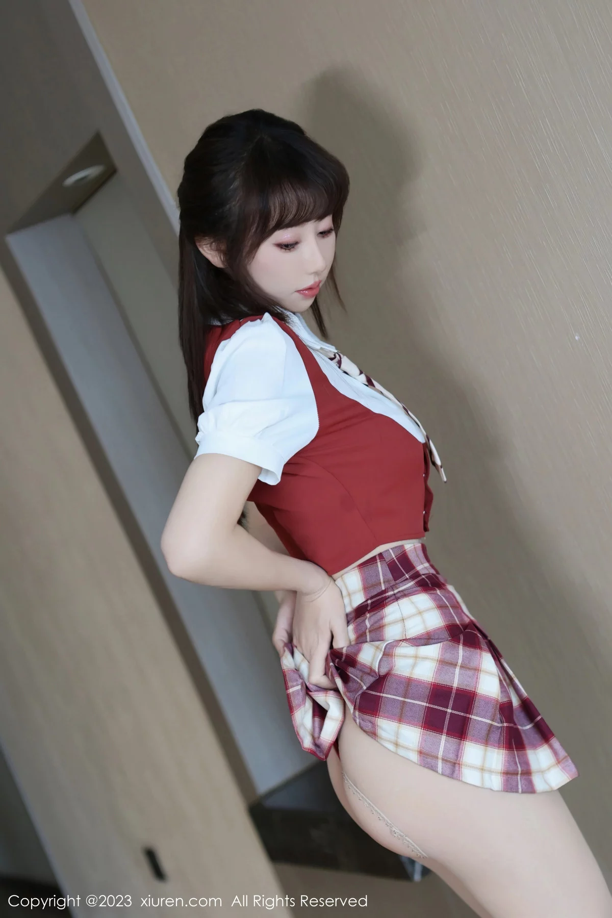 [XiuRen秀人网]第7851期金tiao写真 [77P]-012