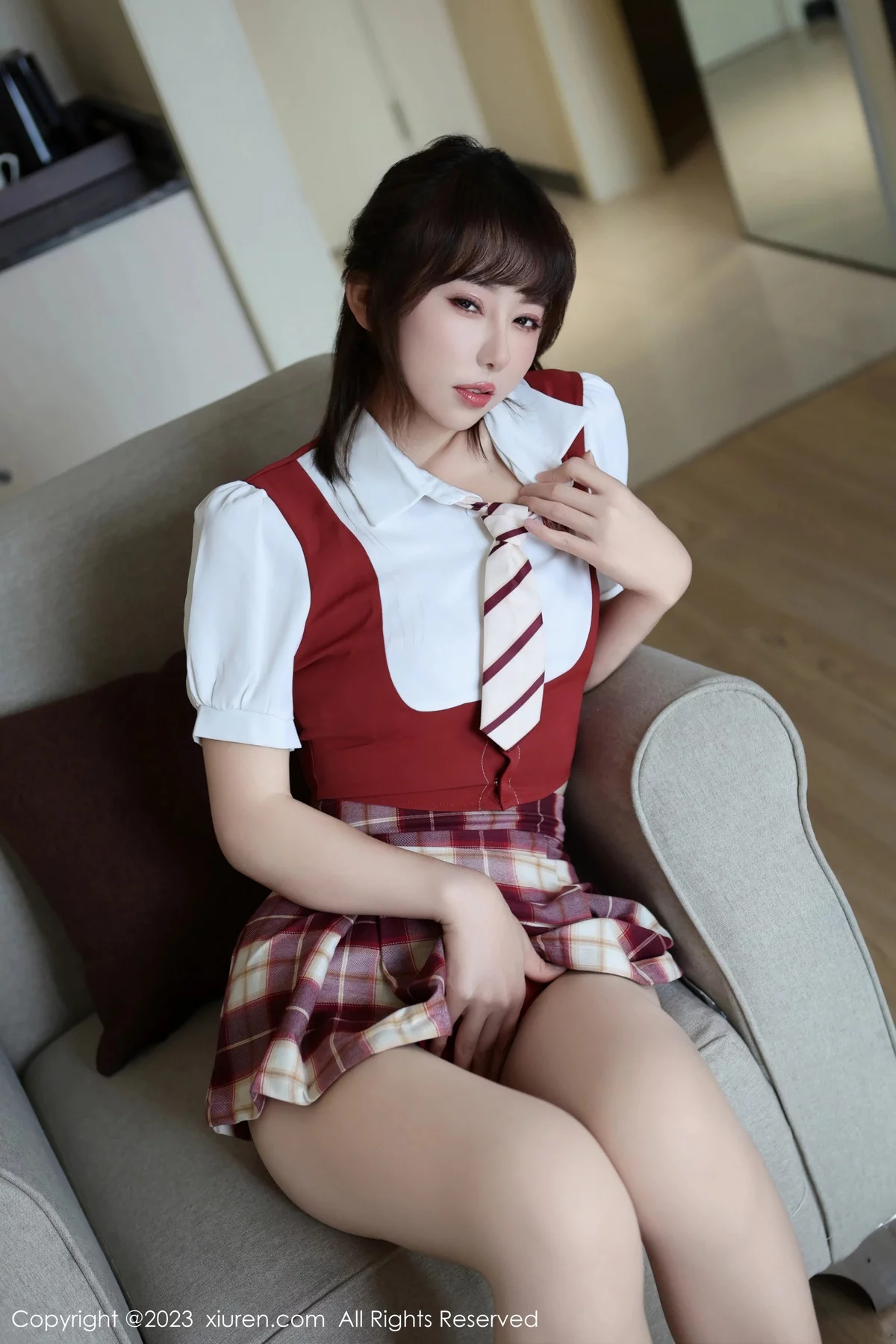 [XiuRen秀人网]第7851期金tiao写真 [77P]-025