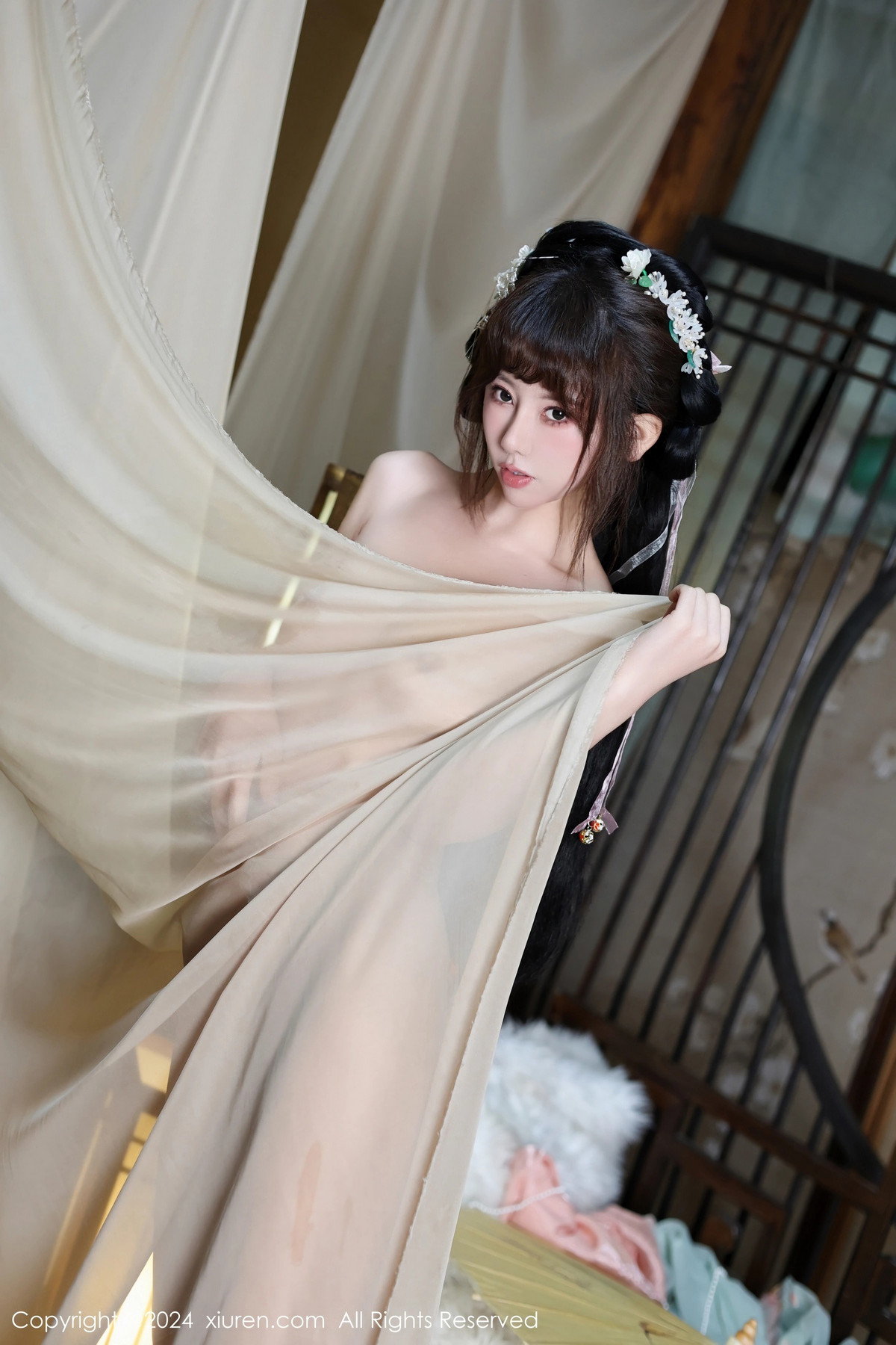 [XiuRen秀人网]第7989期金tiao写真 [81P]-073