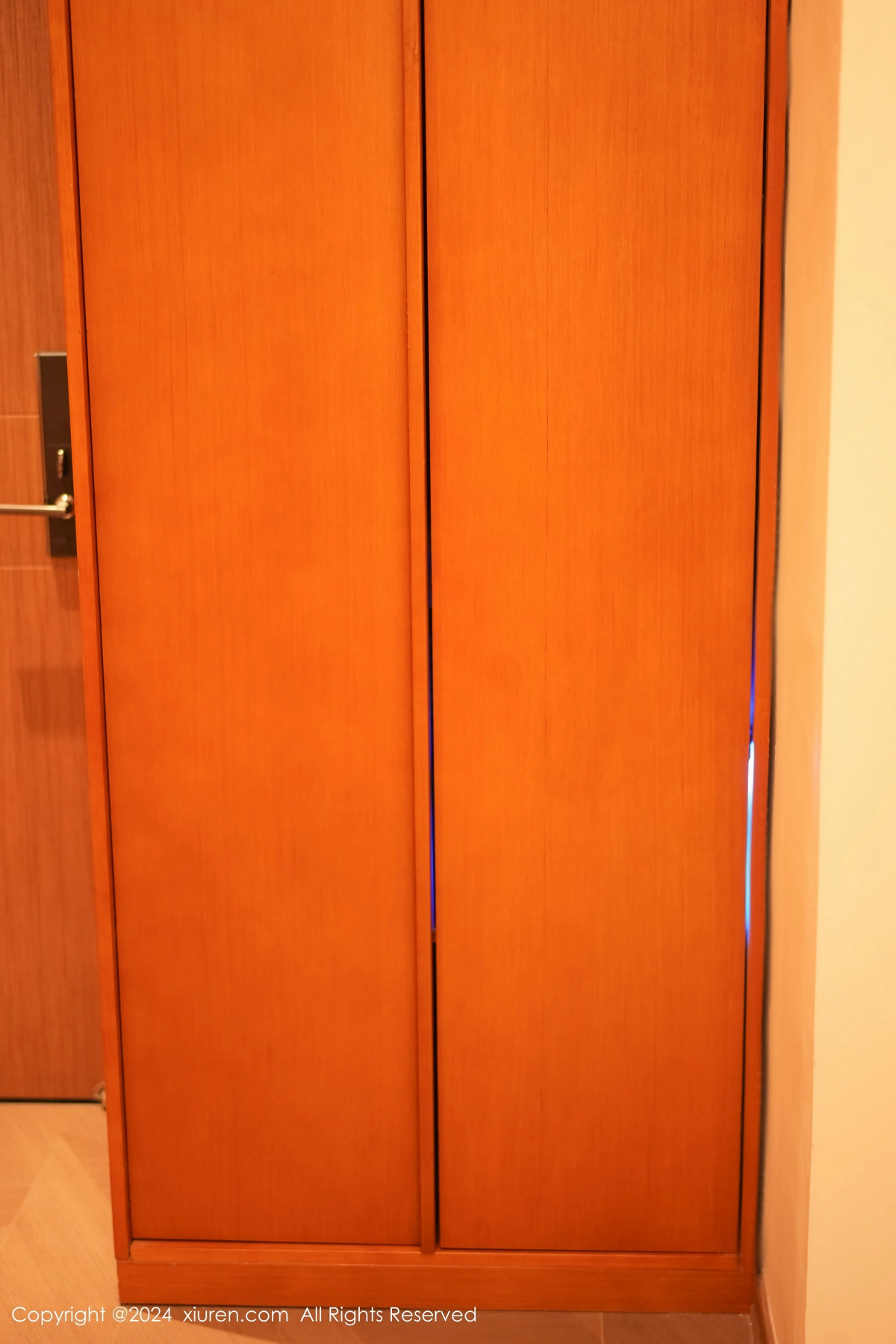 [XiuRen秀人网]第8054期谭小灵写真 [74P]-001