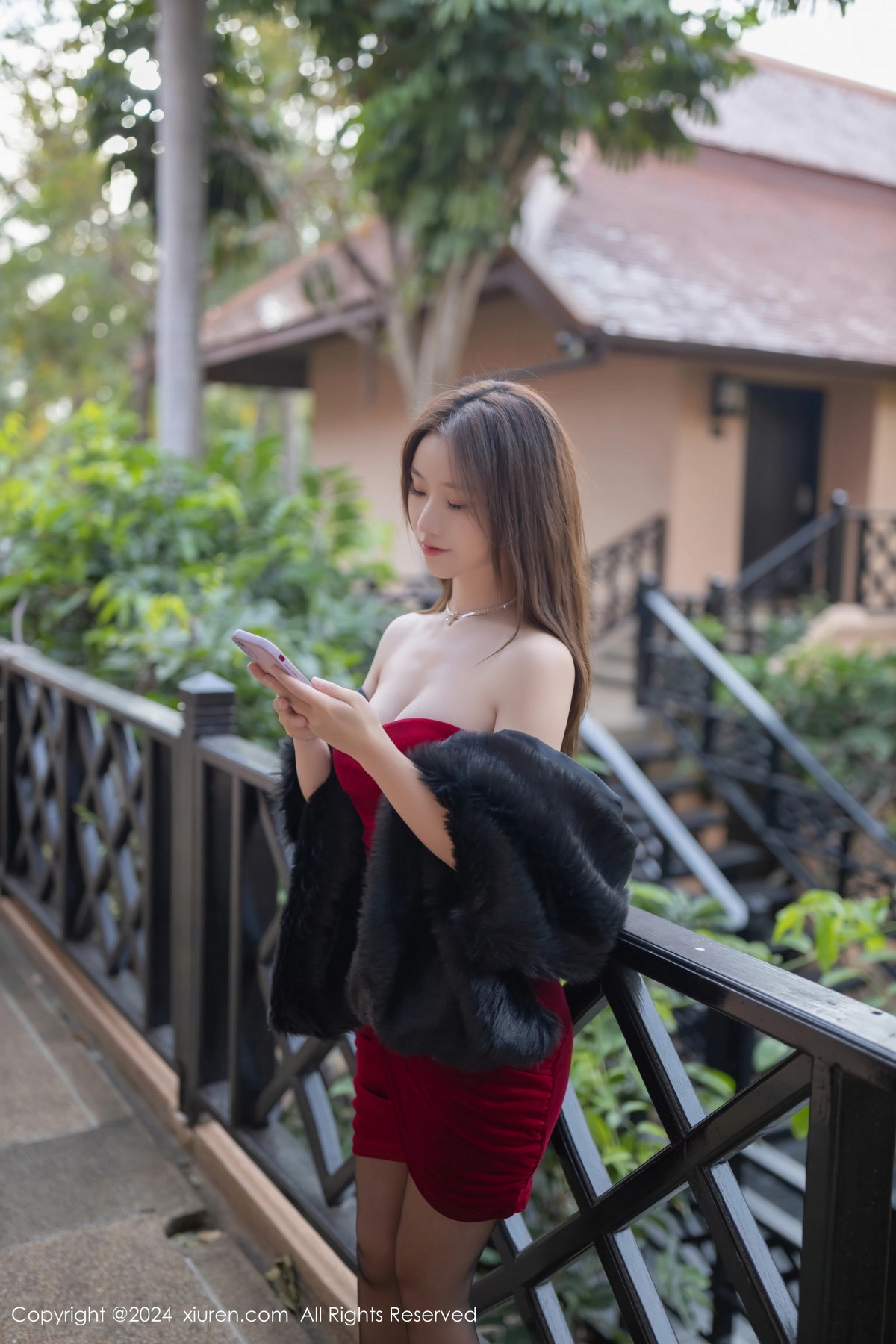 [XiuRen秀人网]第8077期杏子写真 [82P]-001
