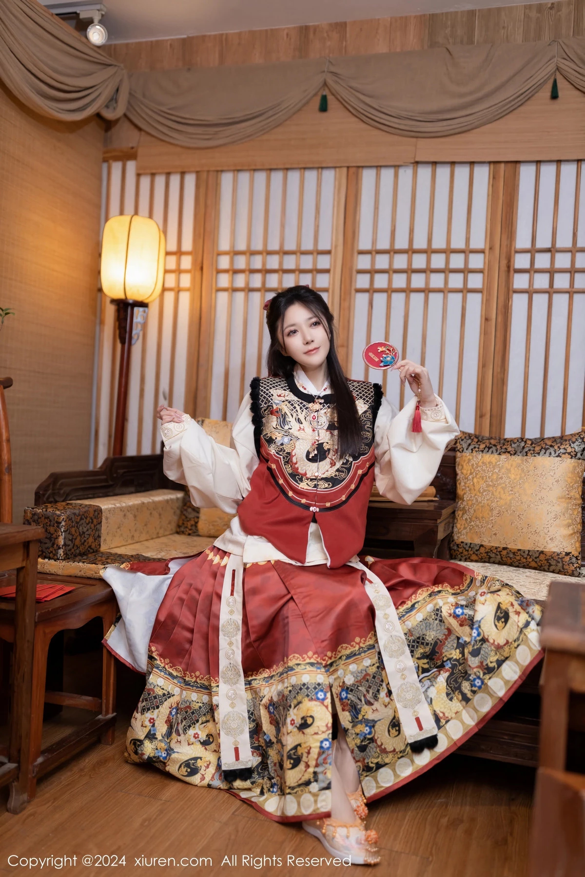 [XiuRen秀人网]第8095期鱼子酱写真 [79P]-001