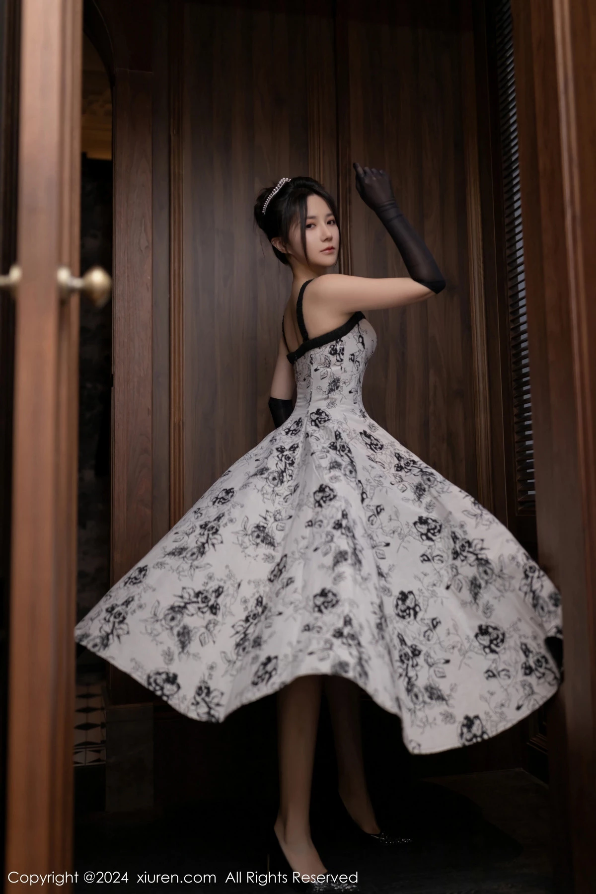 [XiuRen秀人网]第8109期鱼子酱写真 [80P]-011
