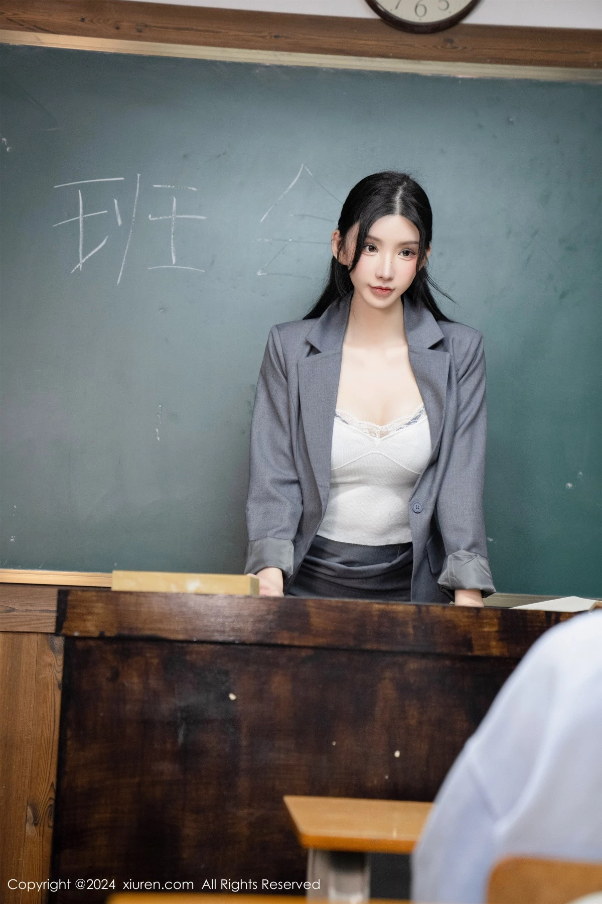 [XiuRen秀人网]第8204期周于希写真 [93P]-032