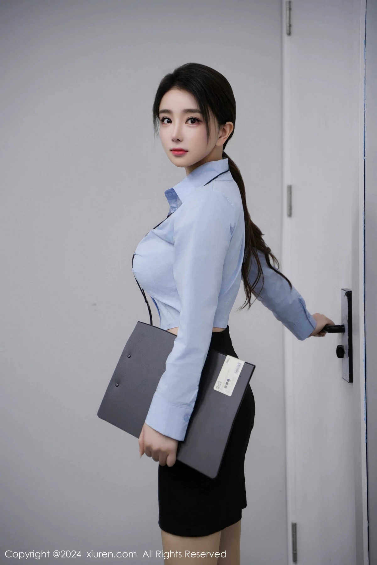 [XiuRen秀人网]第8220期雨儿酱写真 [75P]-001