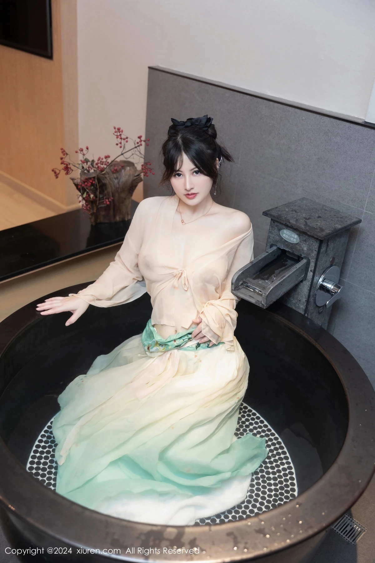 [XiuRen秀人网]第8128期诗诗写真 [82P]-049