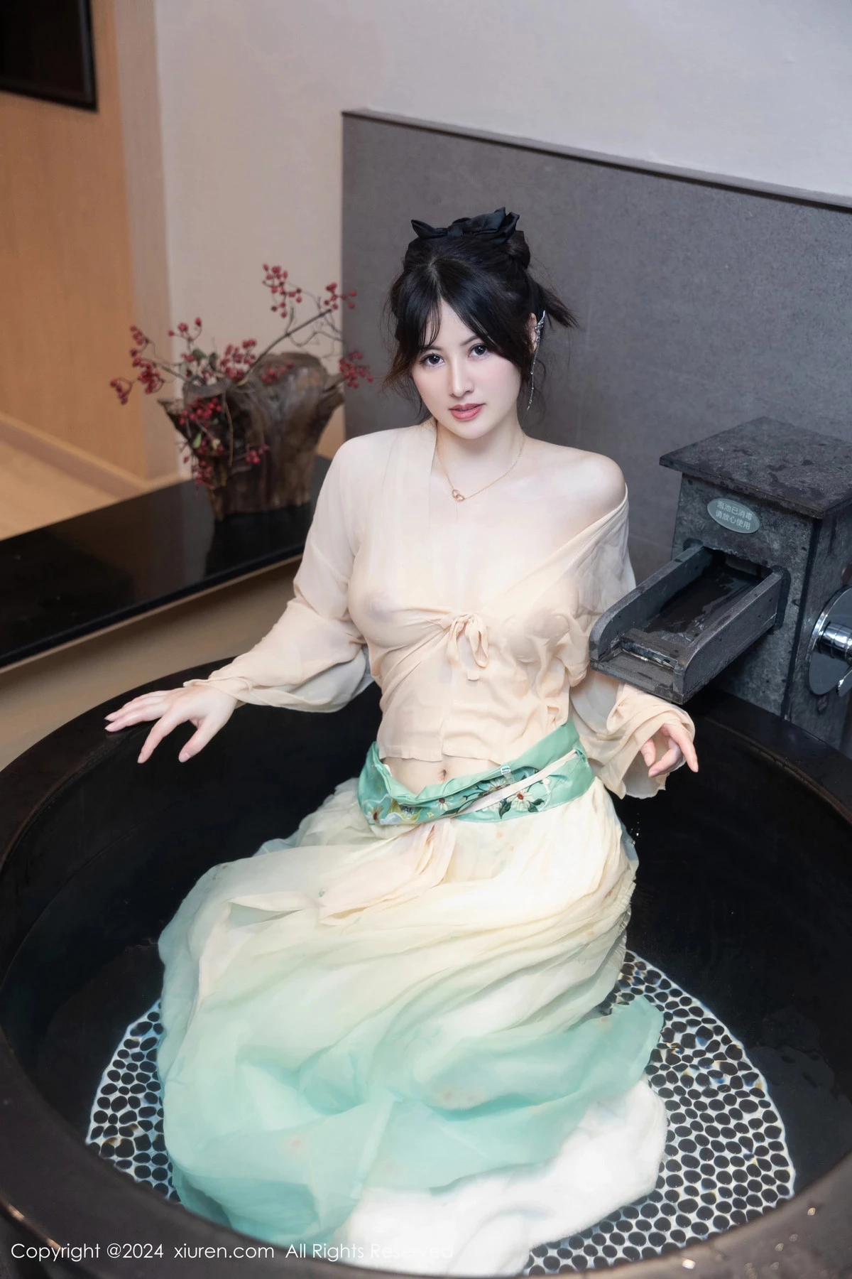 [XiuRen秀人网]第8128期诗诗写真 [82P]-046