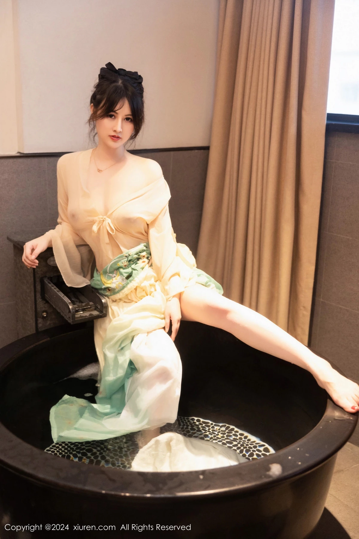 [XiuRen秀人网]第8128期诗诗写真 [82P]-031