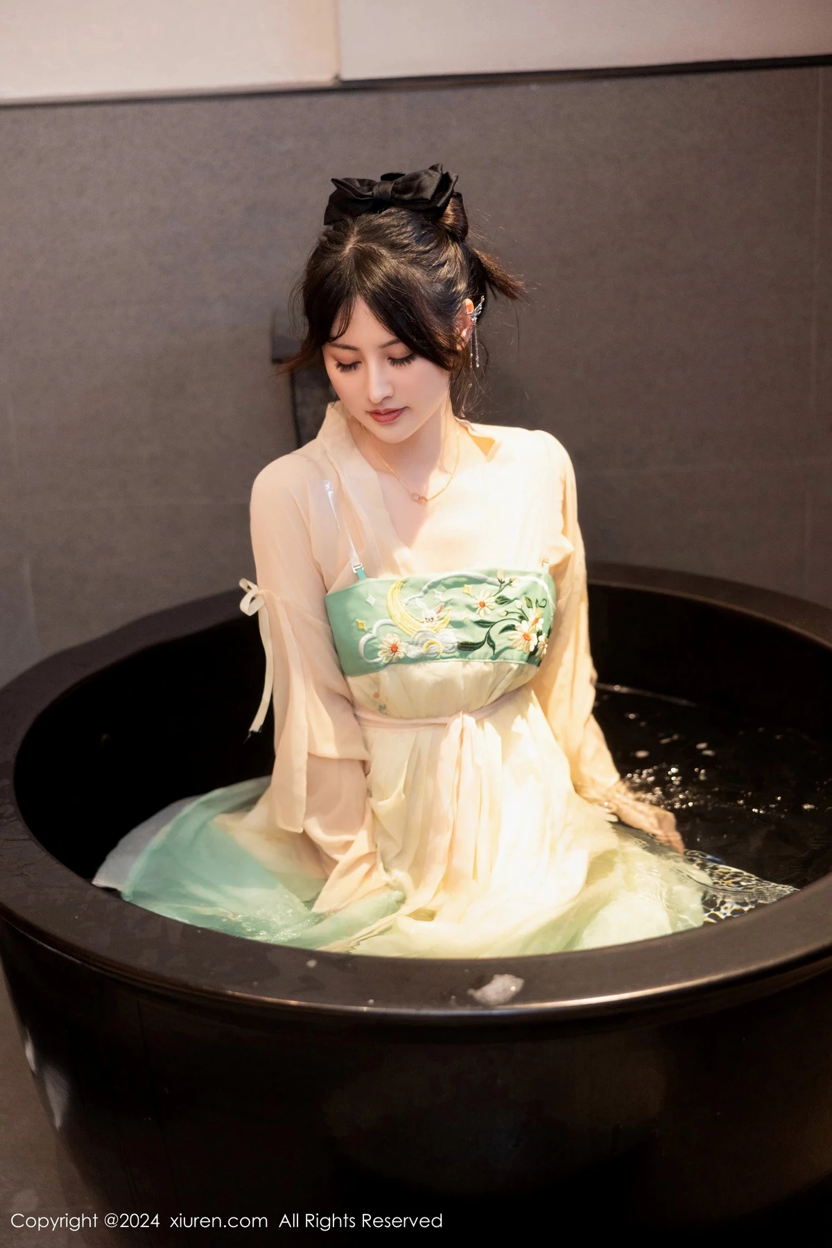 [XiuRen秀人网]第8128期诗诗写真 [82P]-024