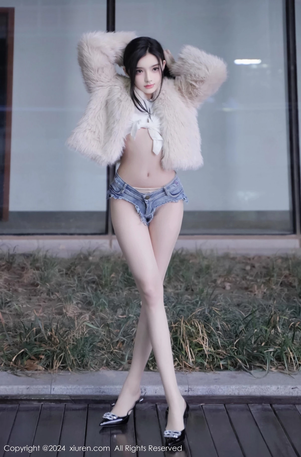 [XiuRen秀人网]第8261期龙雪儿写真 [77P]-002