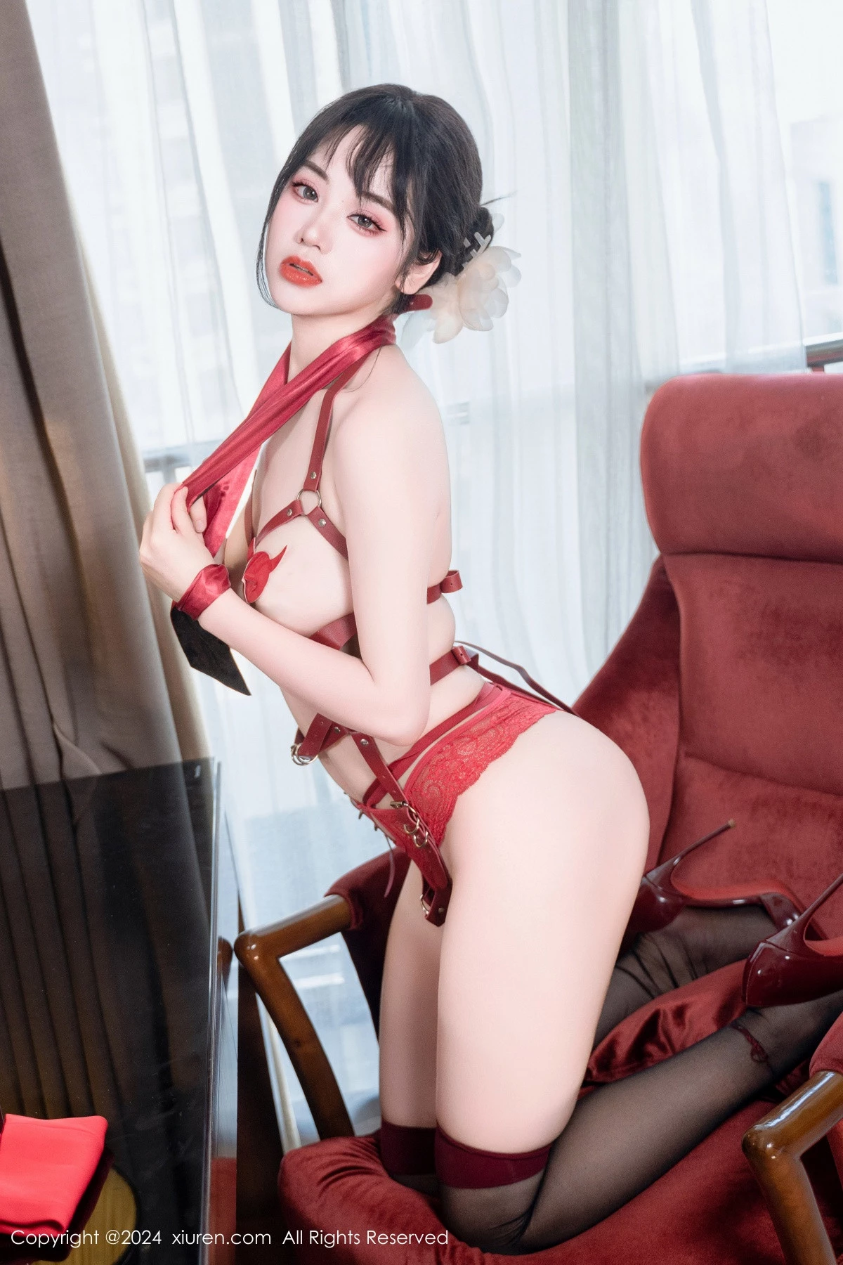 [XiuRen秀人网]第8360期汐汐爱吃草莓写真 [60P]-006