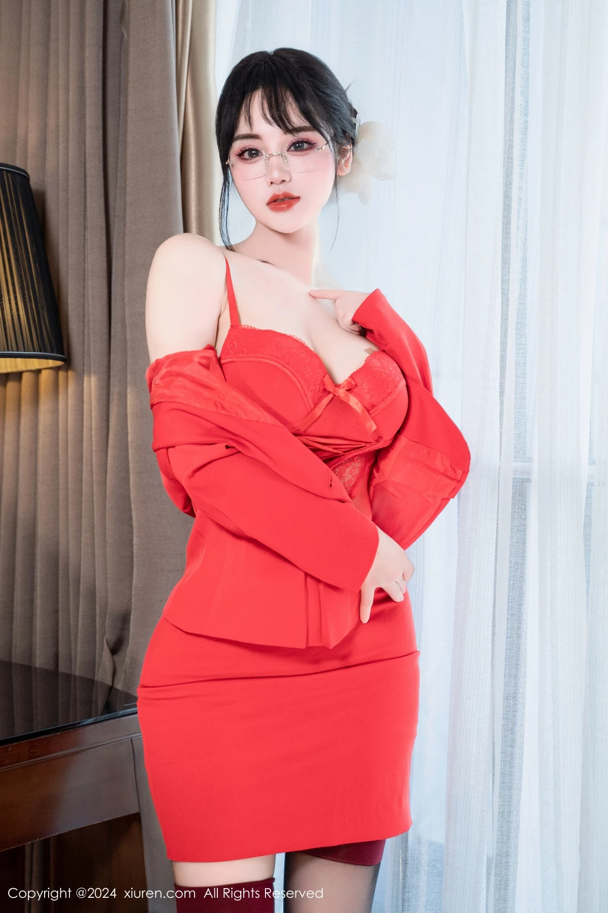 [XiuRen秀人网]第8360期汐汐爱吃草莓写真 [60P]-015