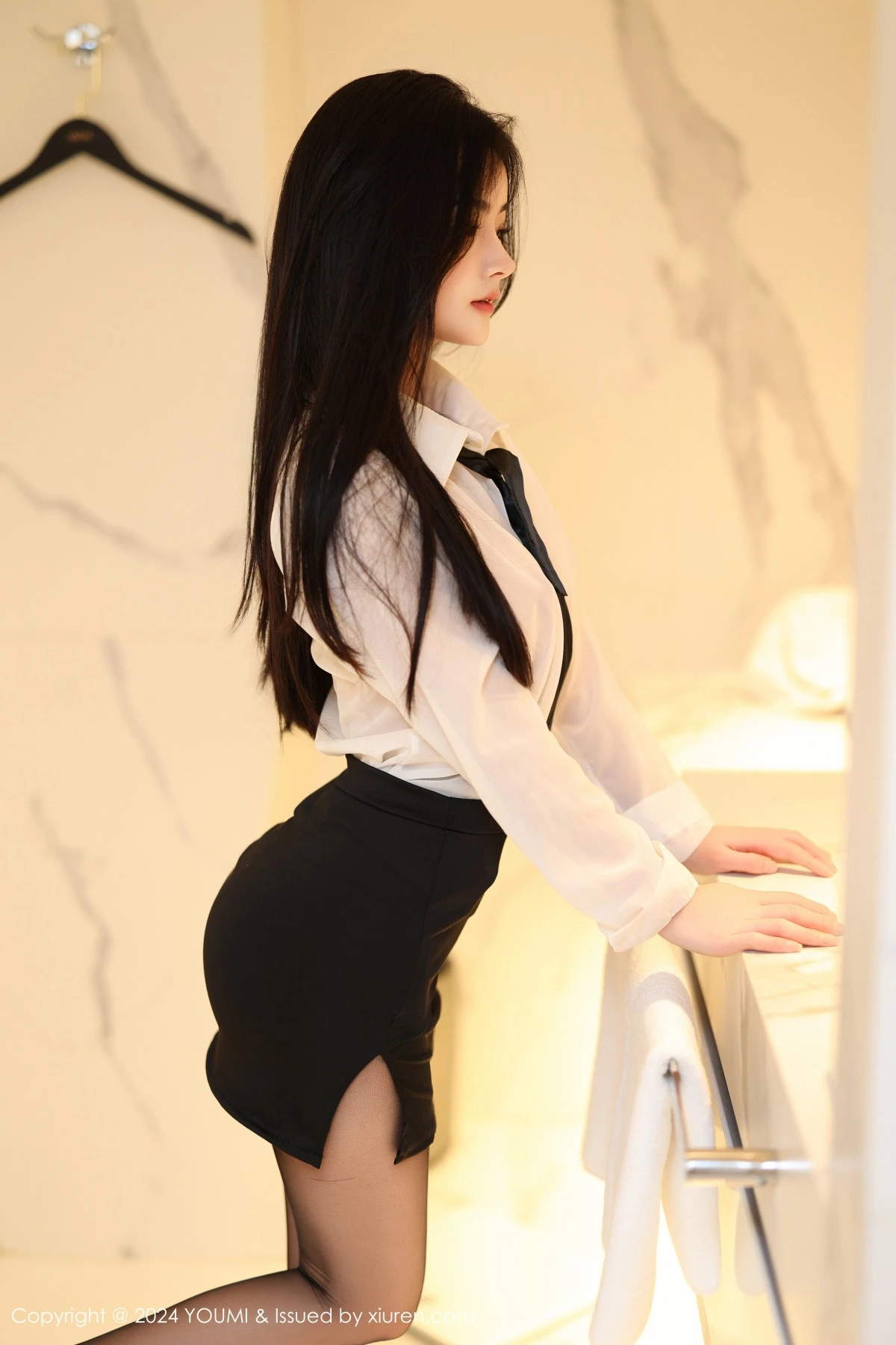 [YouMi尤蜜荟]第1050期谭小灵写真 [90P]-002