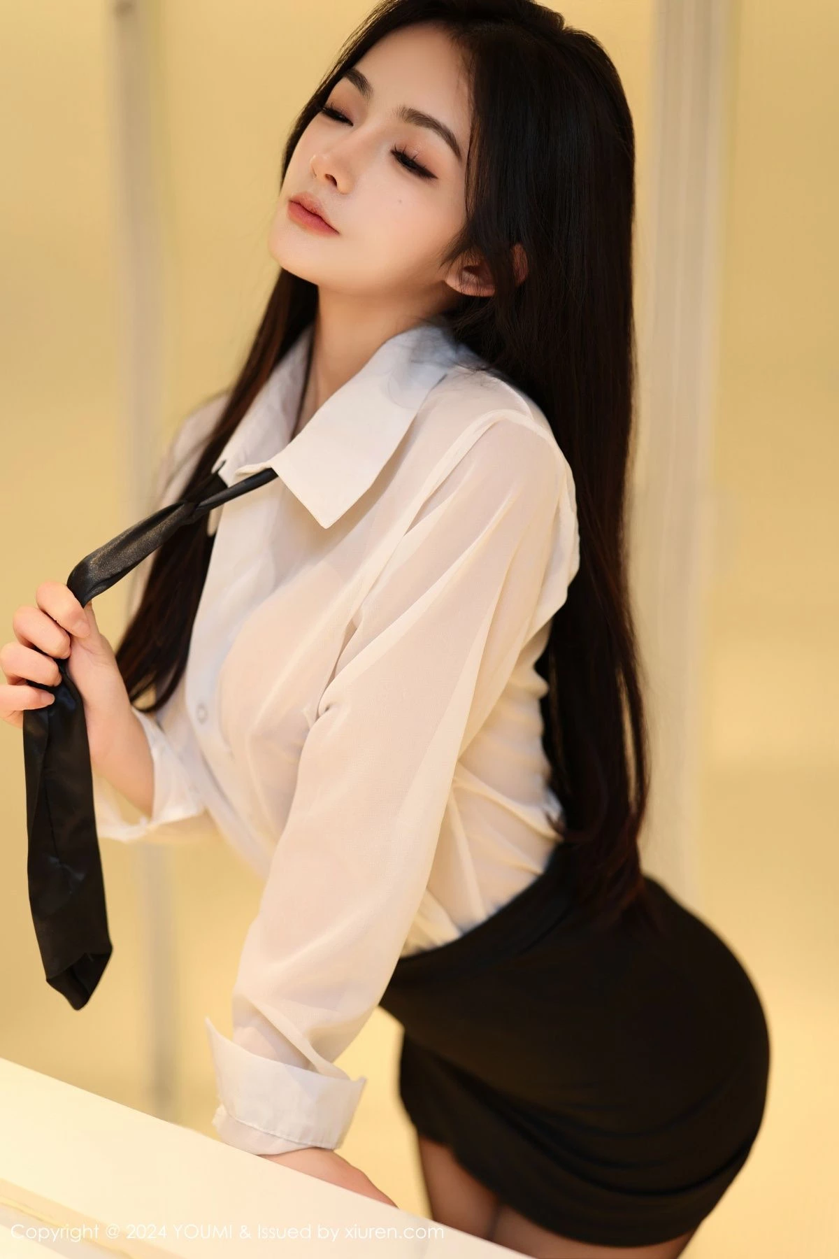 [YouMi尤蜜荟]第1050期谭小灵写真 [90P]-005
