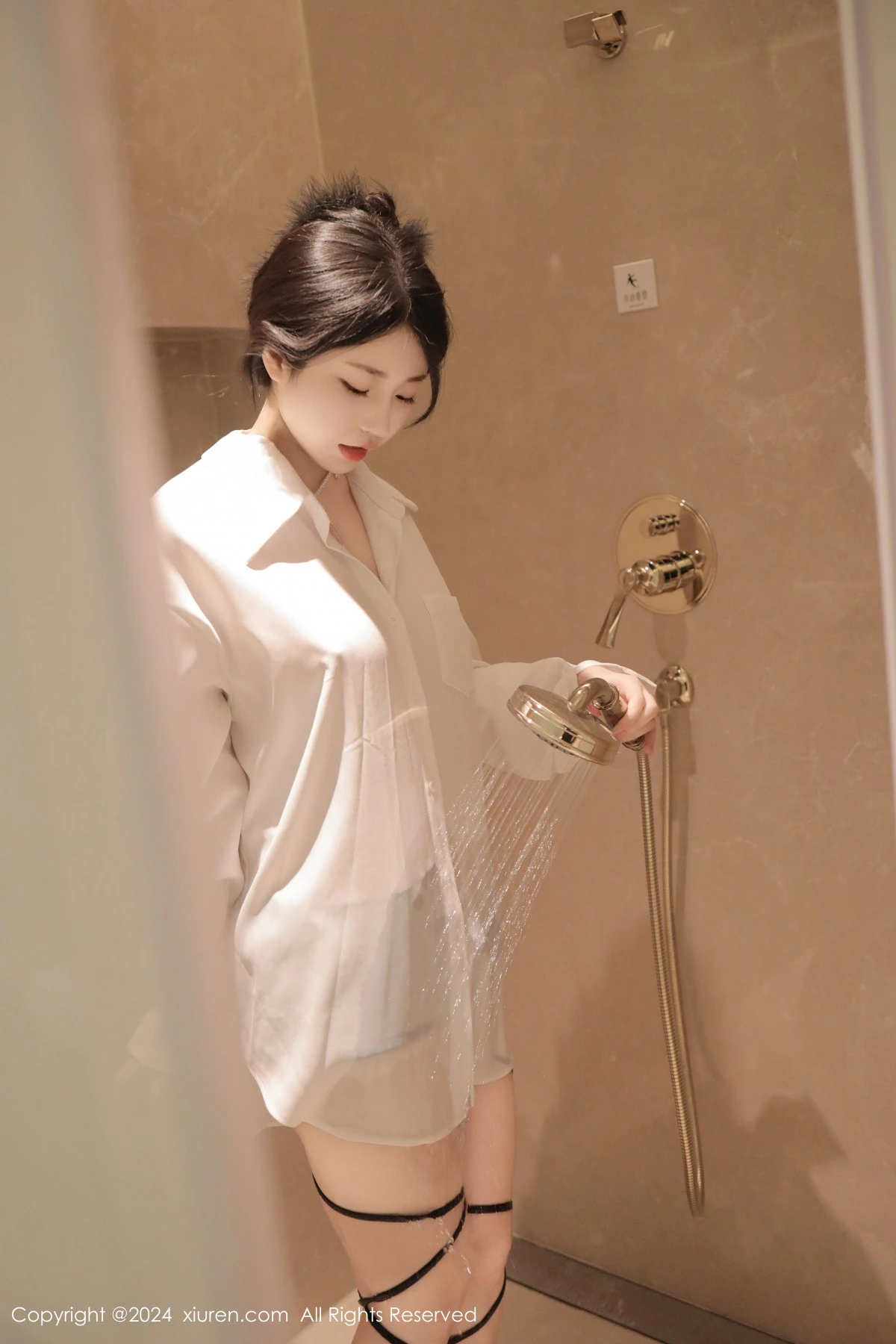 [XiuRen秀人网]第8400期陈小花写真 [77P]-021
