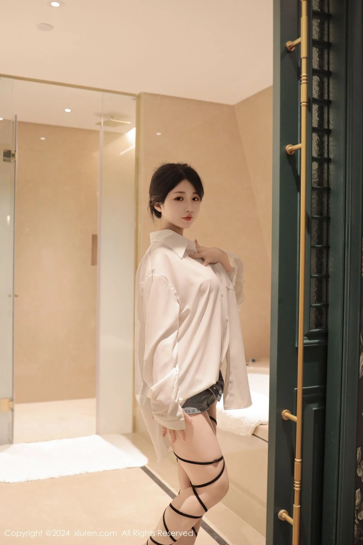 [XiuRen秀人网]第8400期陈小花写真 [77P]-002