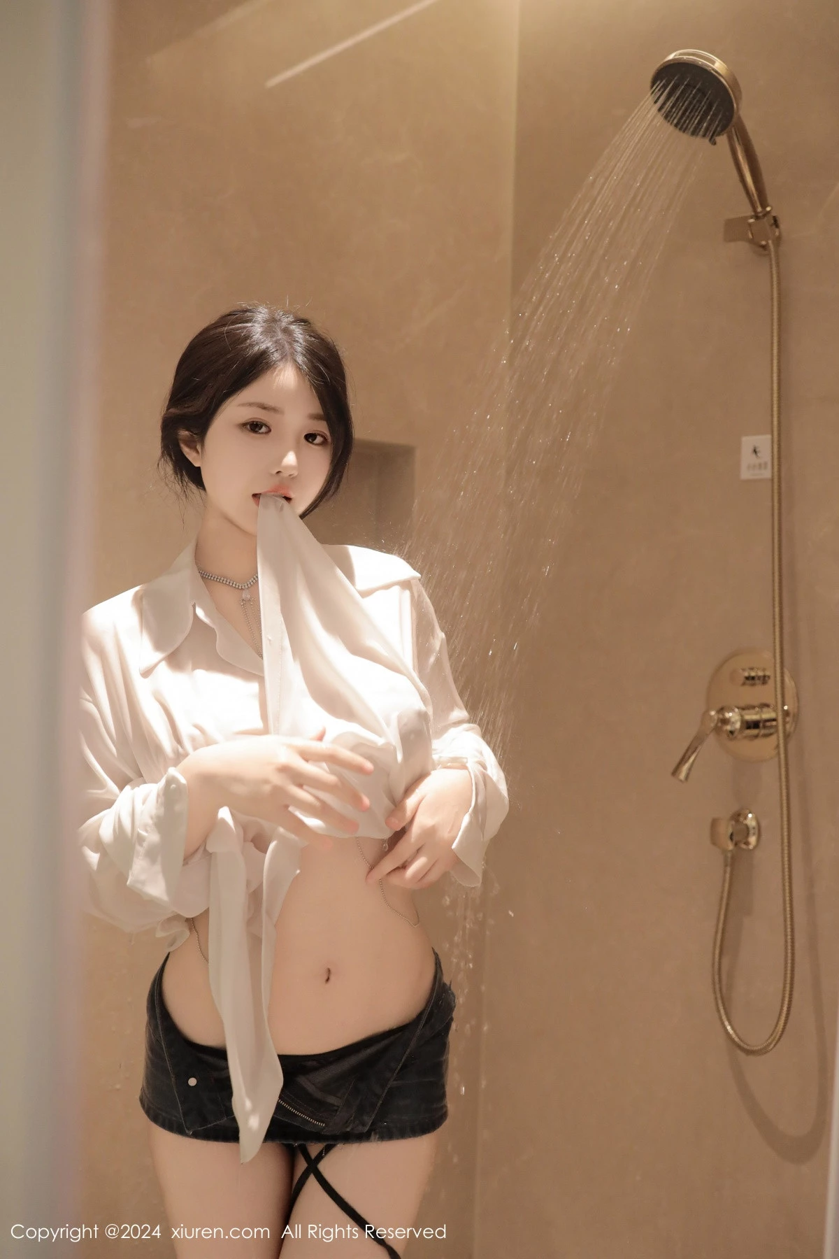 [XiuRen秀人网]第8400期陈小花写真 [77P]-039