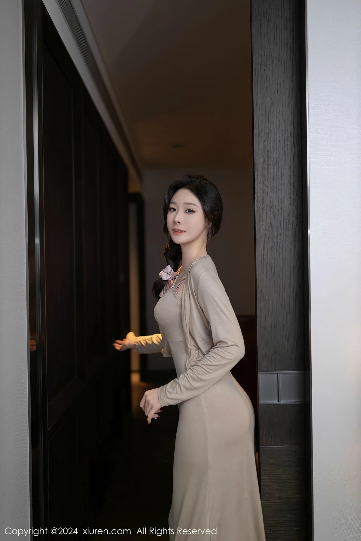 [XiuRen秀人网]第8417期小逗逗写真 [84P]-001