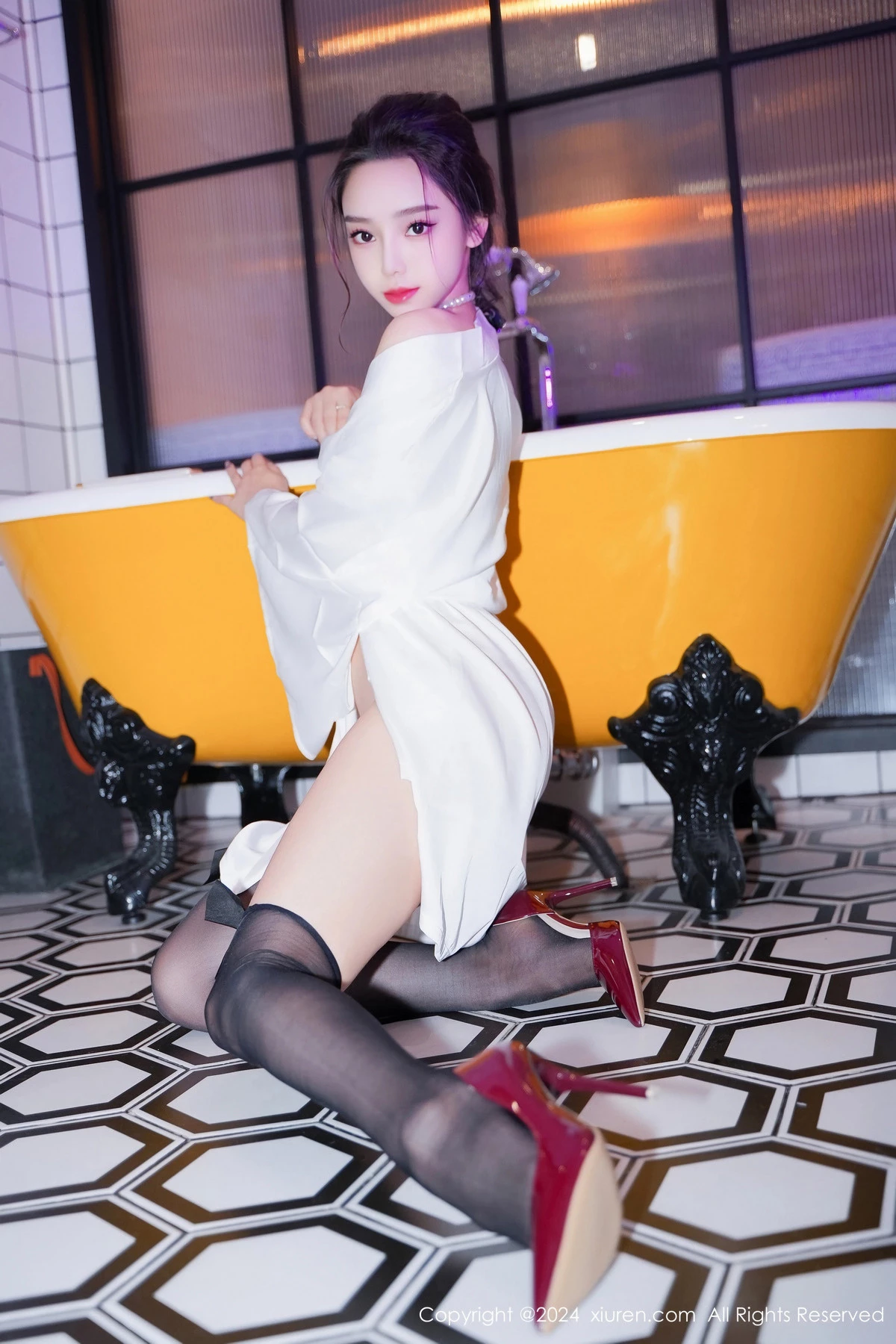 [XiuRen秀人网]第8283期苏曼兮写真 [84P]-031