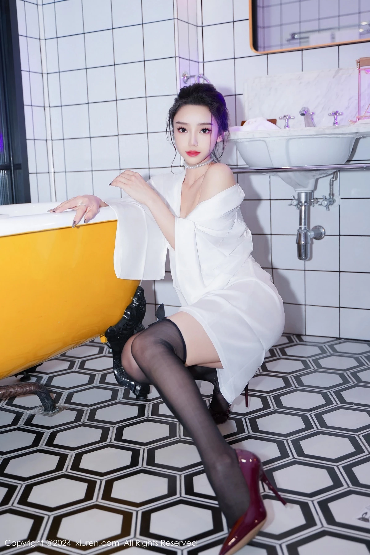 [XiuRen秀人网]第8283期苏曼兮写真 [84P]-021