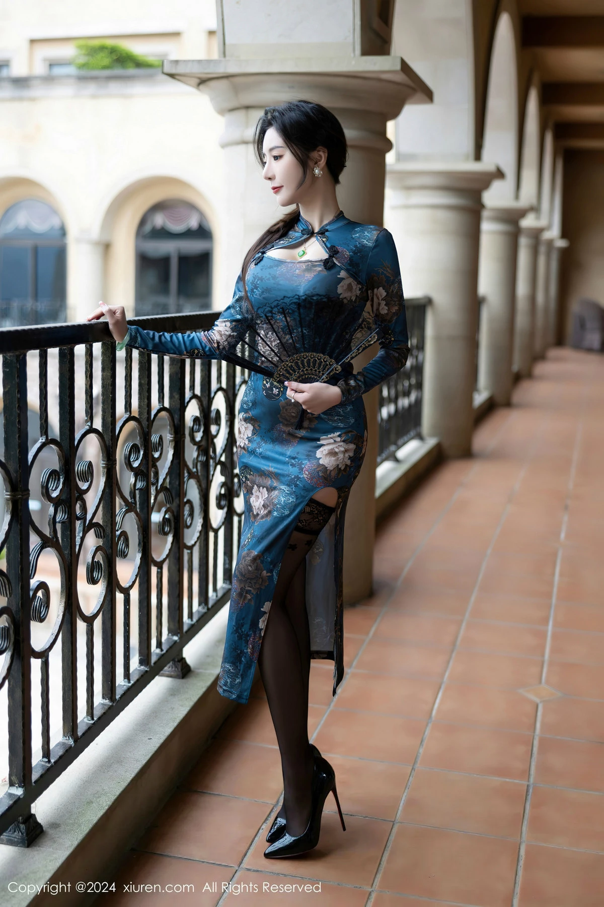 [XiuRen秀人网]第8425期王馨瑶写真 [82P]-003