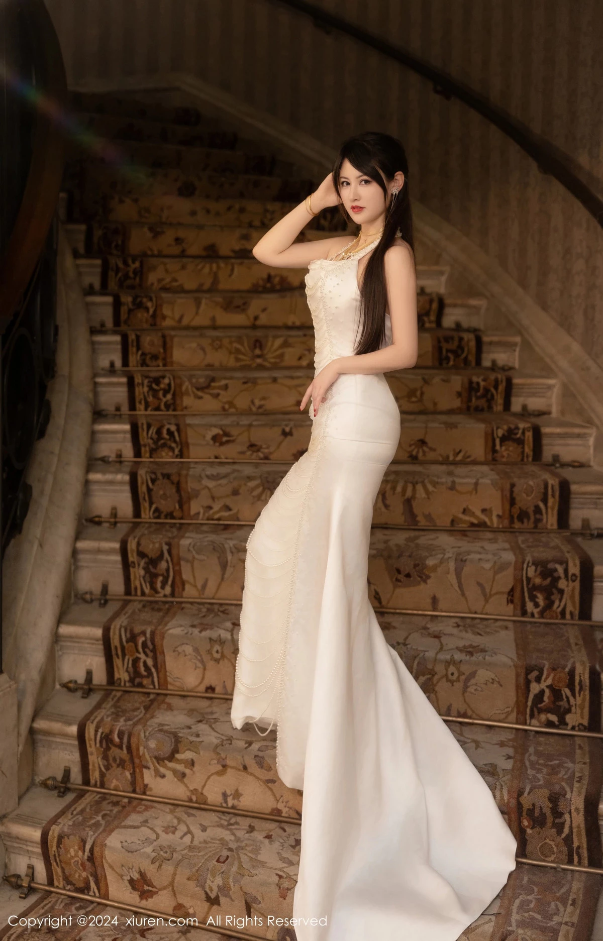 [XiuRen秀人网]第8436期诗诗写真 [83P]-002