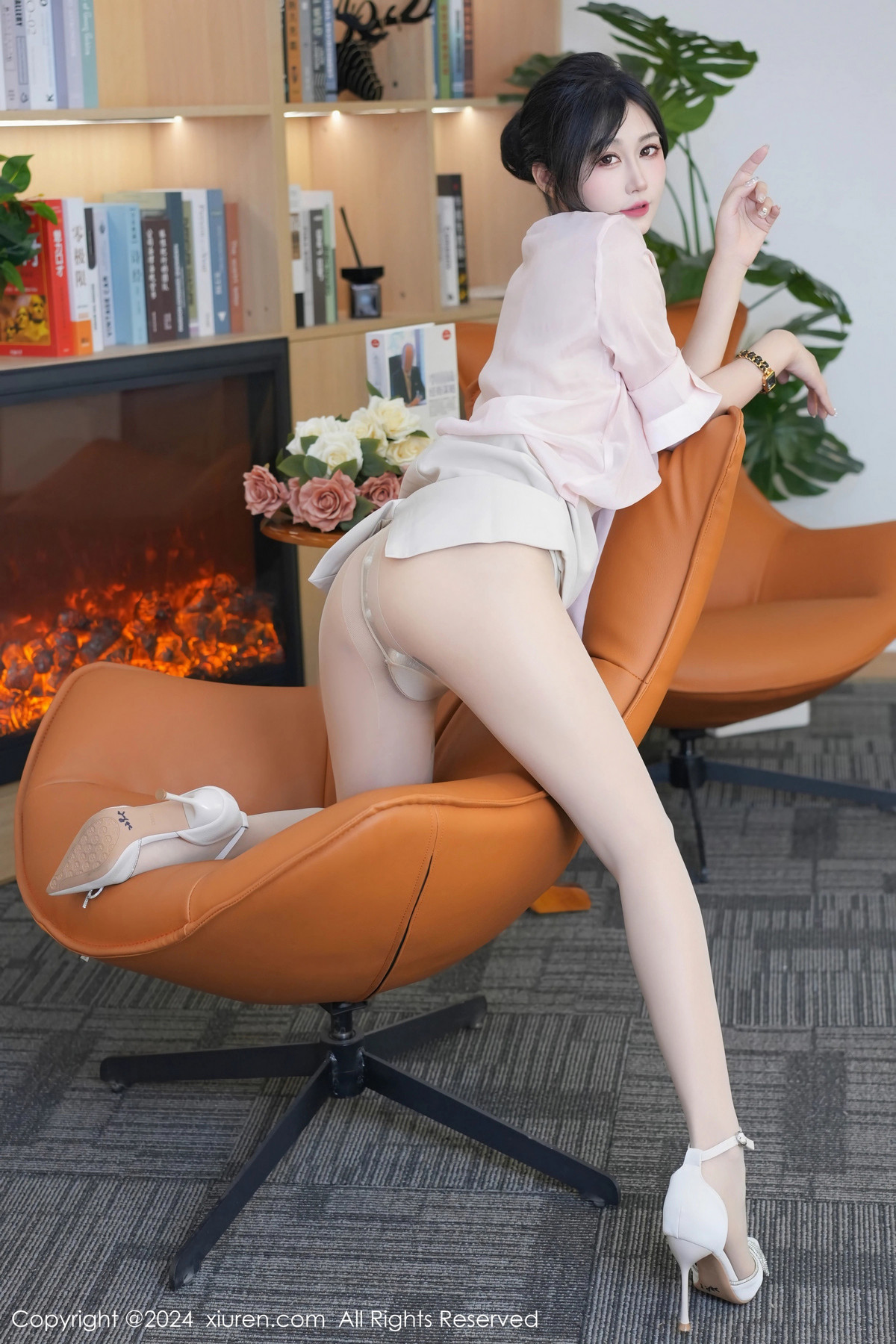 [XiuRen秀人网]第8477期laura阿姣写真 [70P]-002