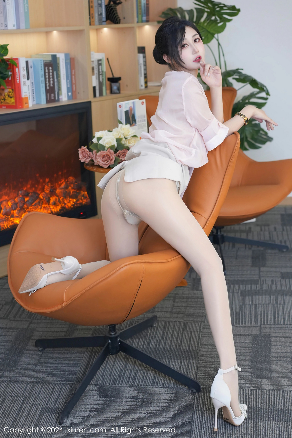 [XiuRen秀人网]第8477期laura阿姣写真 [70P]-069